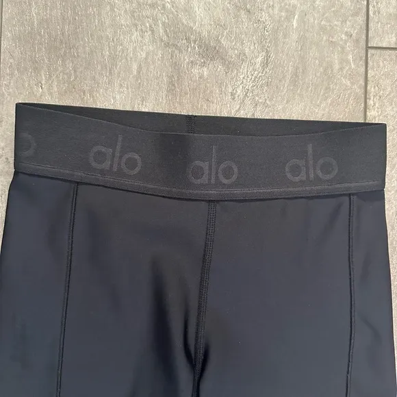 Alo Yoga High-Waist Rider Shorts Black Size XS EUC