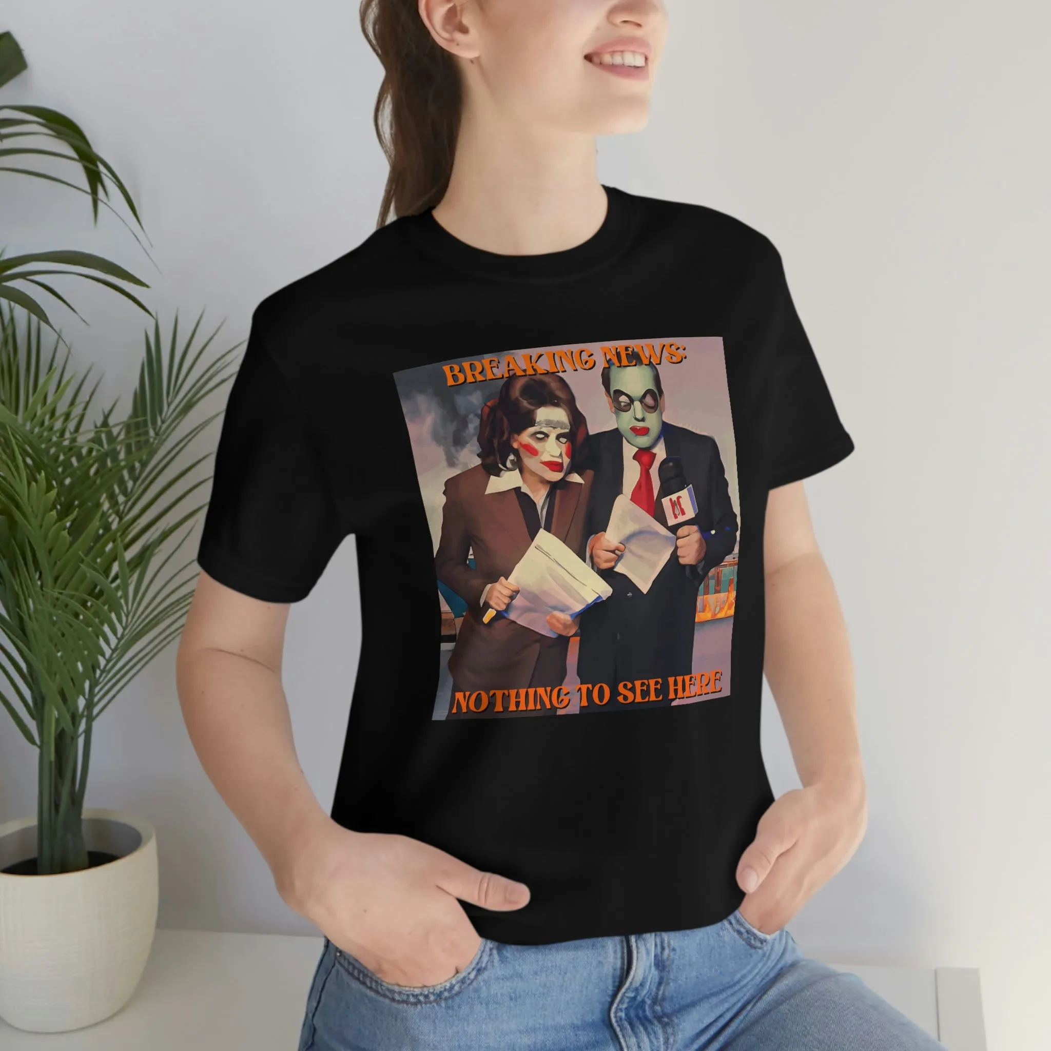 Breaking News: Nothing To See Here Short Sleeve Tee
