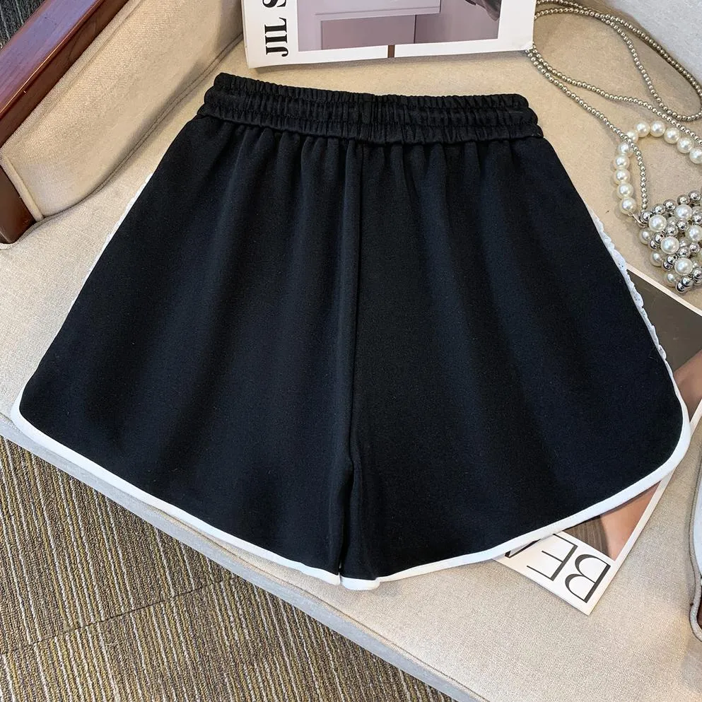 Comfortable Elastic-waisted Legging Shorts with Contrast Trim