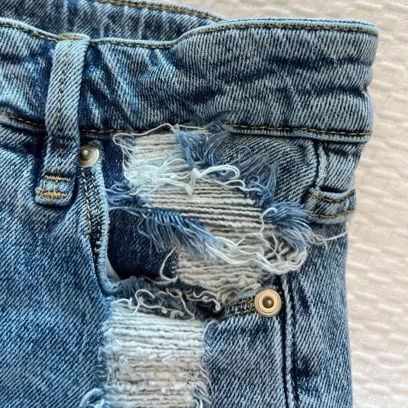 GOOD AMERICAN Bombshell Denim Shorts