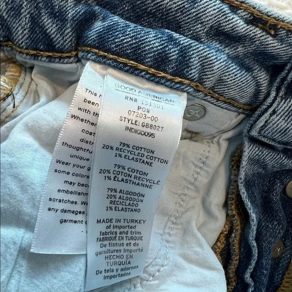 GOOD AMERICAN Bombshell Denim Shorts