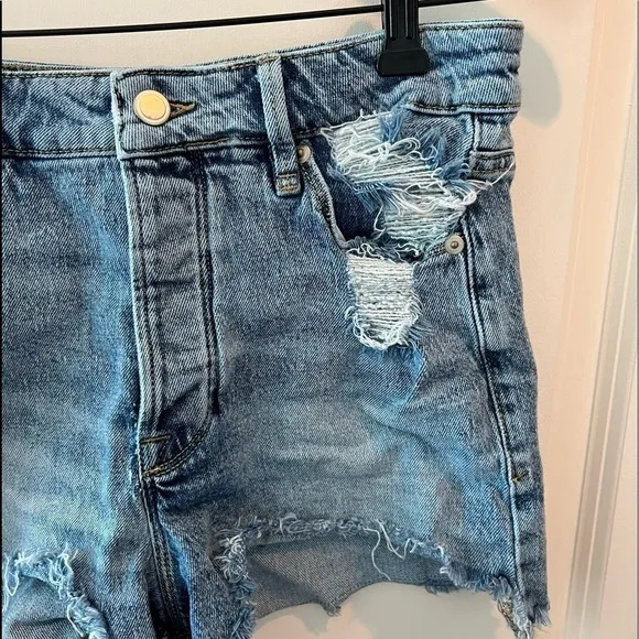 GOOD AMERICAN Bombshell Denim Shorts