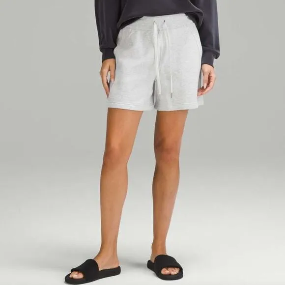 LULULEMON Scuba High-Rise Short 5&quot; Heathered Core Ultra Light Grey {PP14}