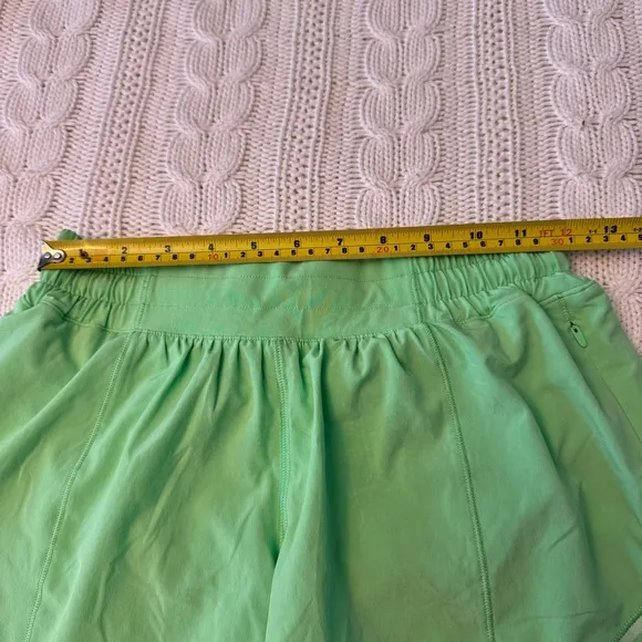 Lululemon Womens Size 6 Hotty Hot Lined Short 4” Scream Green Light