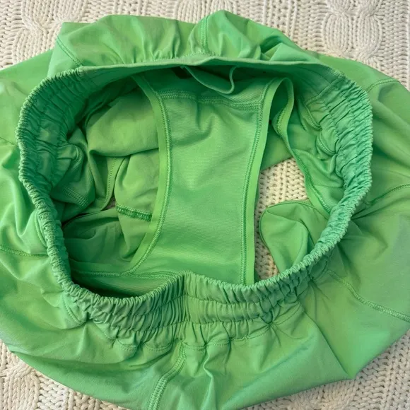 Lululemon Womens Size 6 Hotty Hot Lined Short 4” Scream Green Light