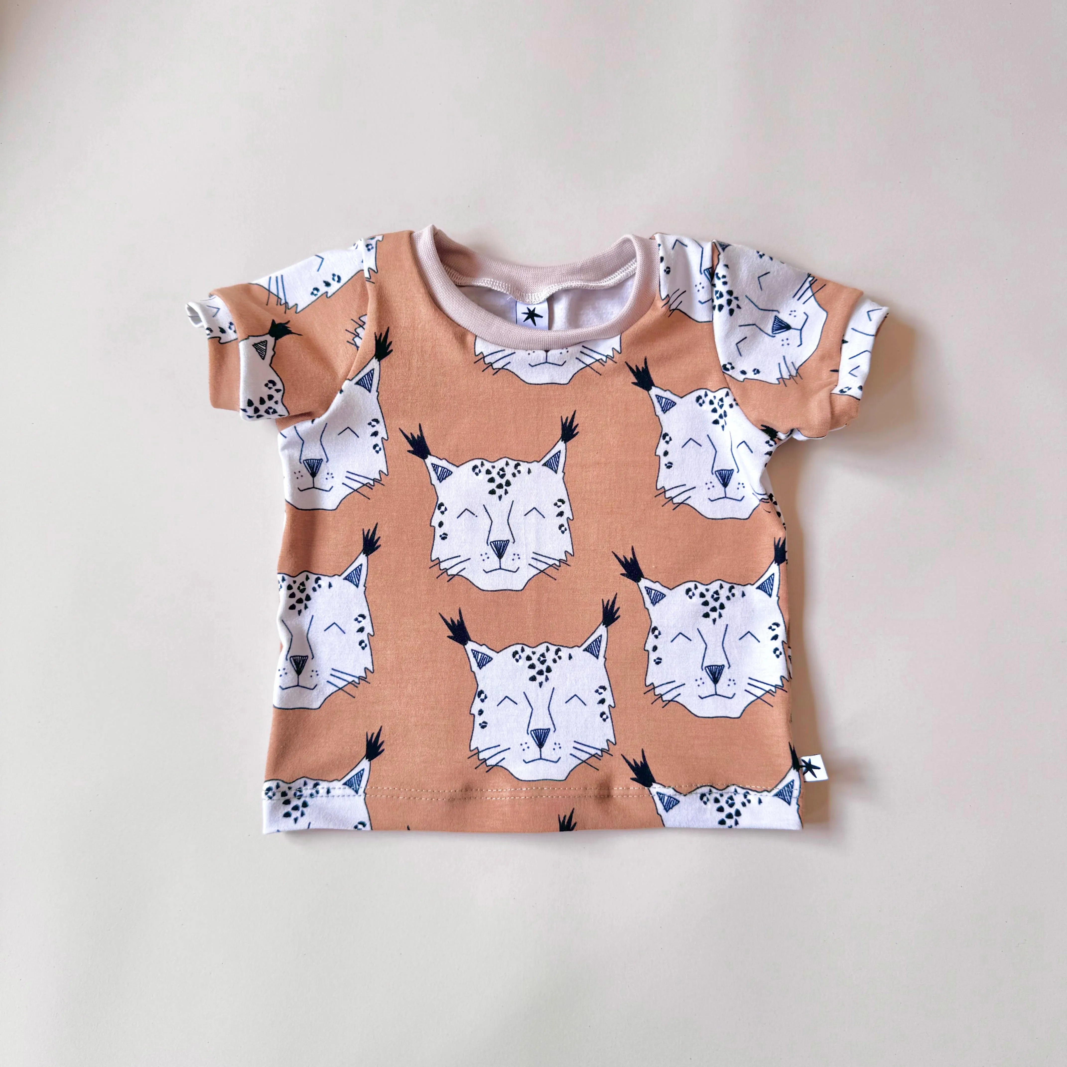 Lynx T-shirt - Long or Short Sleeve