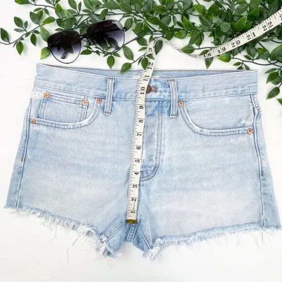 Madewell Relaxed Denim Shorts in Cedarcroft Wash 26