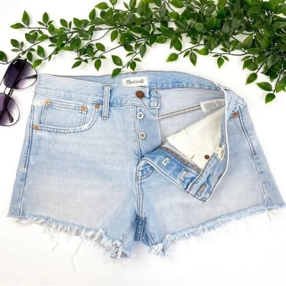 Madewell Relaxed Denim Shorts in Cedarcroft Wash 26