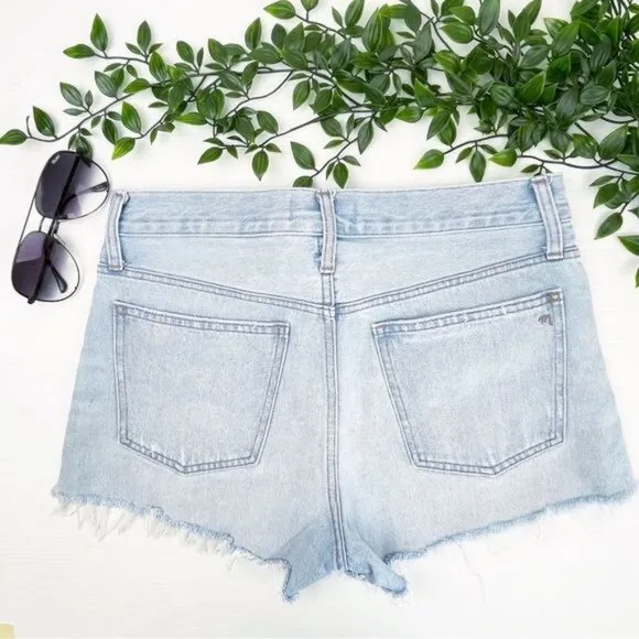 Madewell Relaxed Denim Shorts in Cedarcroft Wash 26