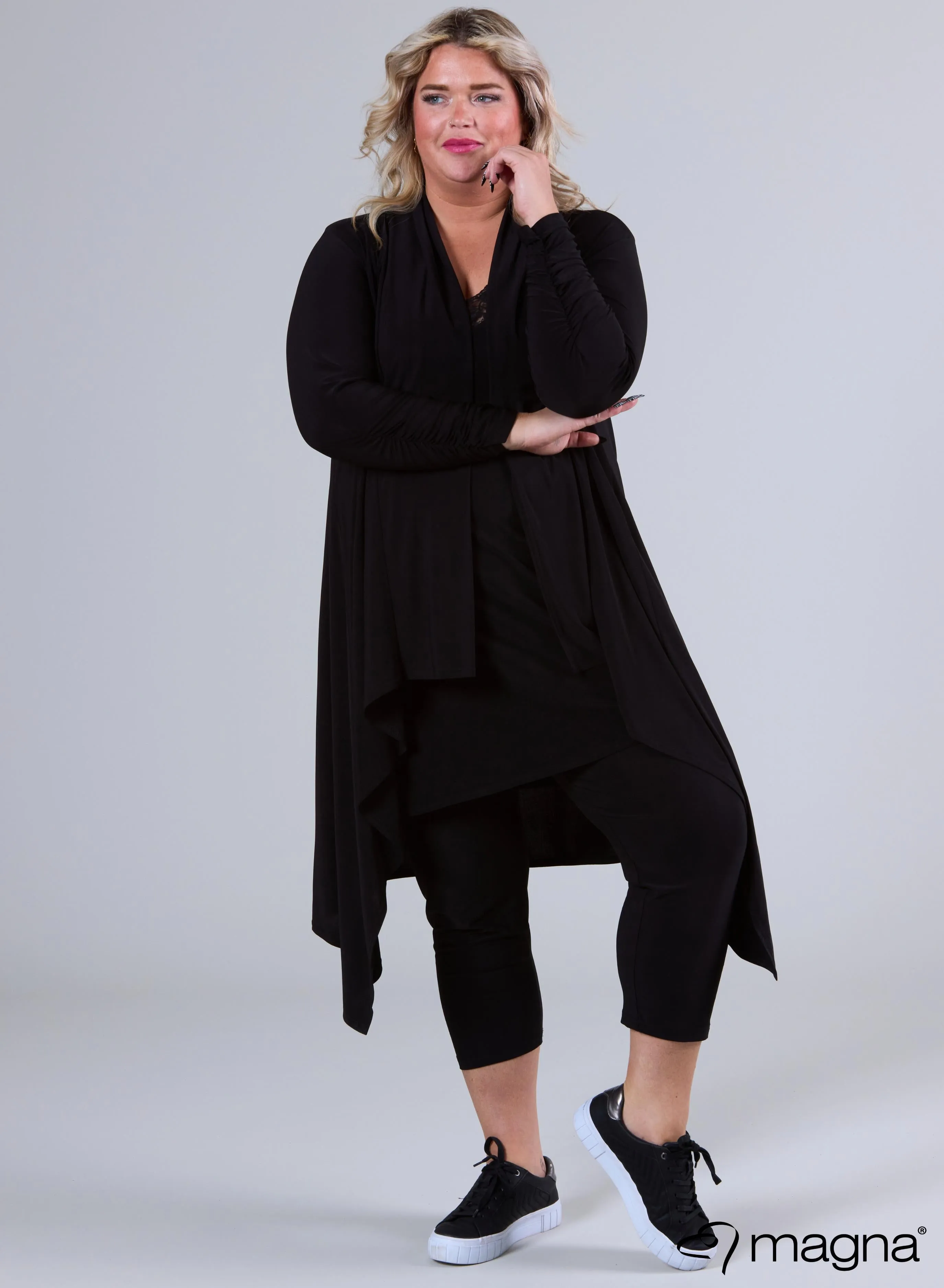 Magna Edgy Cardigan Black