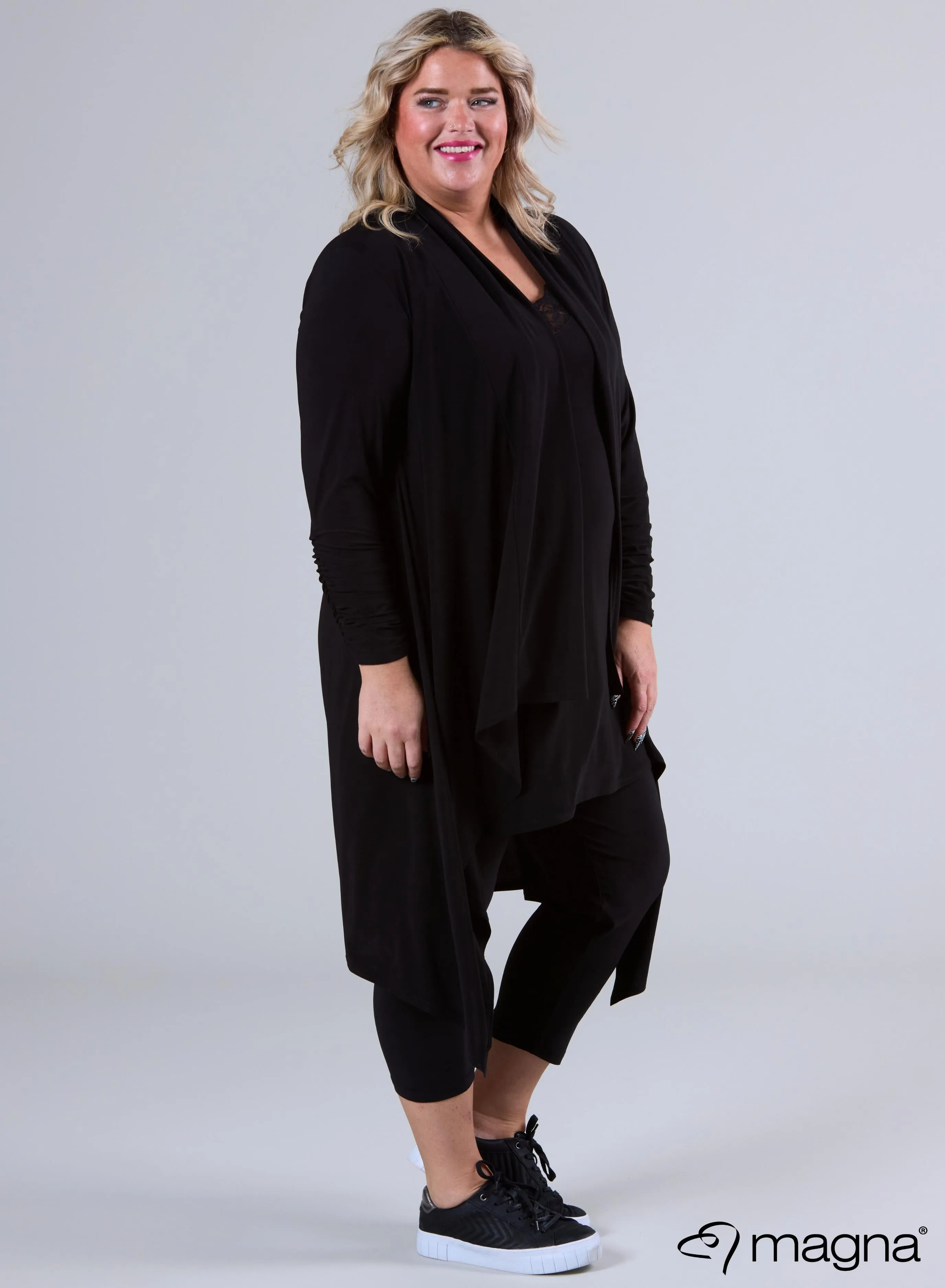 Magna Edgy Cardigan Black