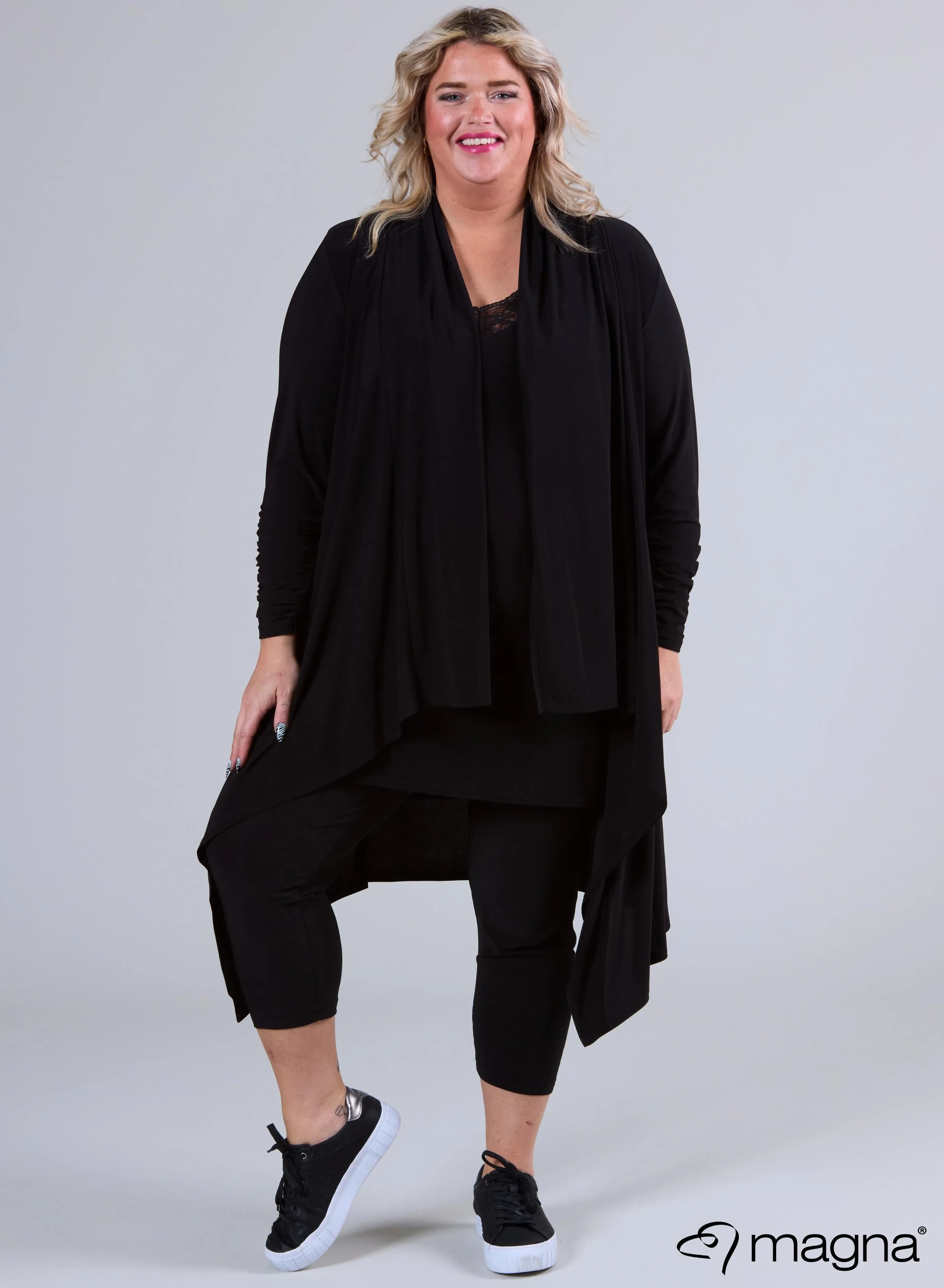Magna Edgy Cardigan Black