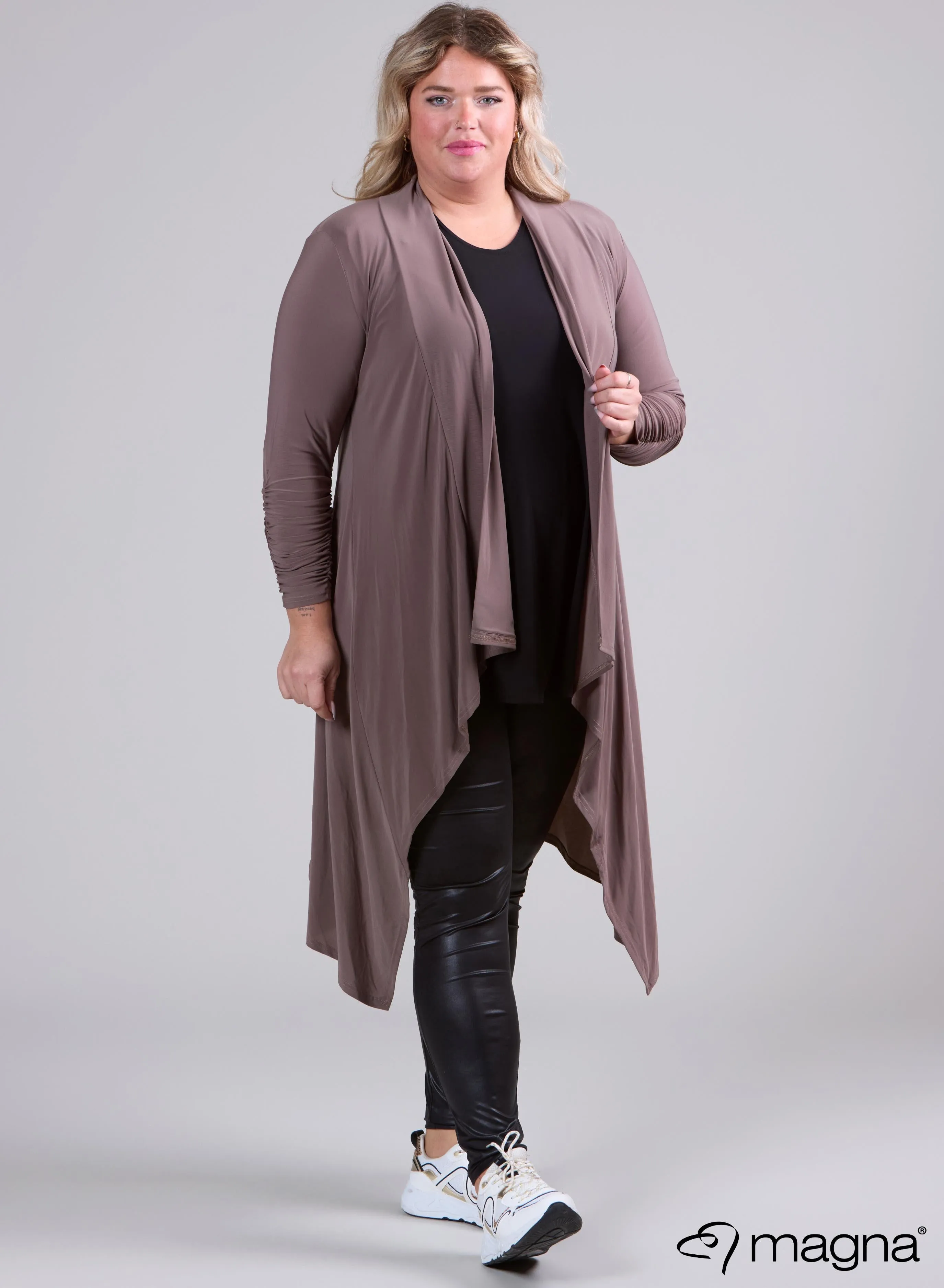 Magna Edgy Cardigan Taupe