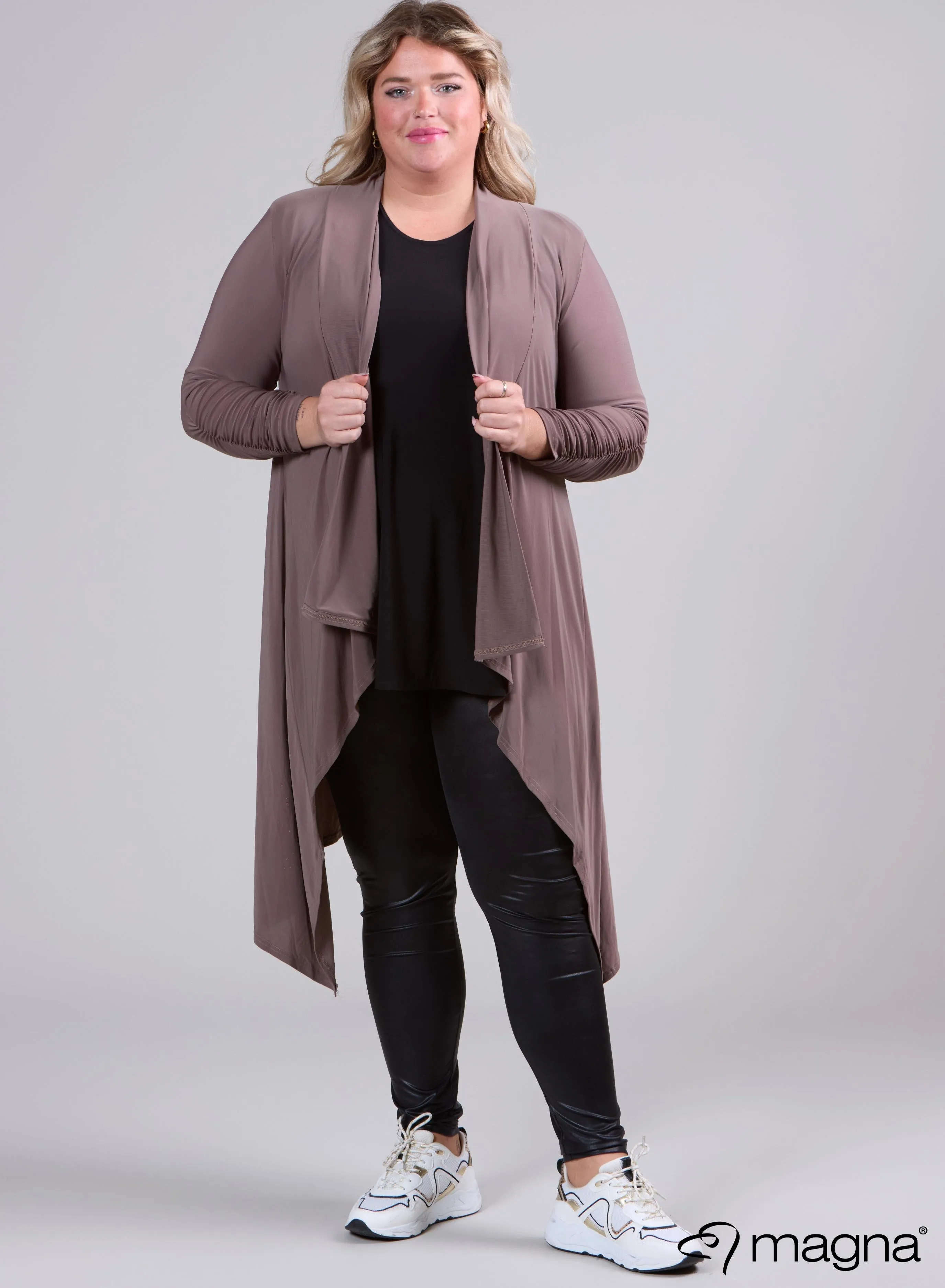 Magna Edgy Cardigan Taupe