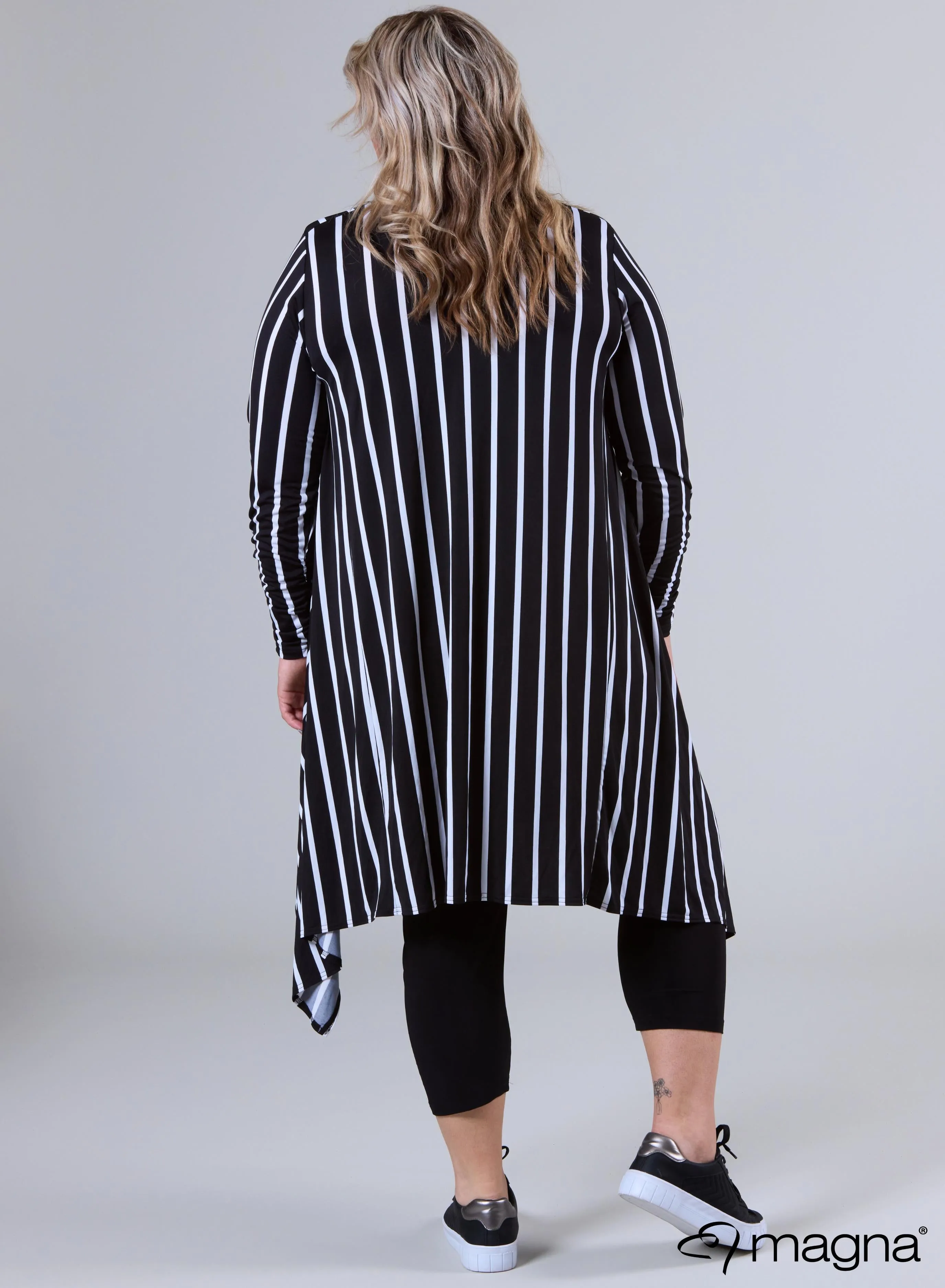 Magna Edgy Cover Print Wide Lines B/W