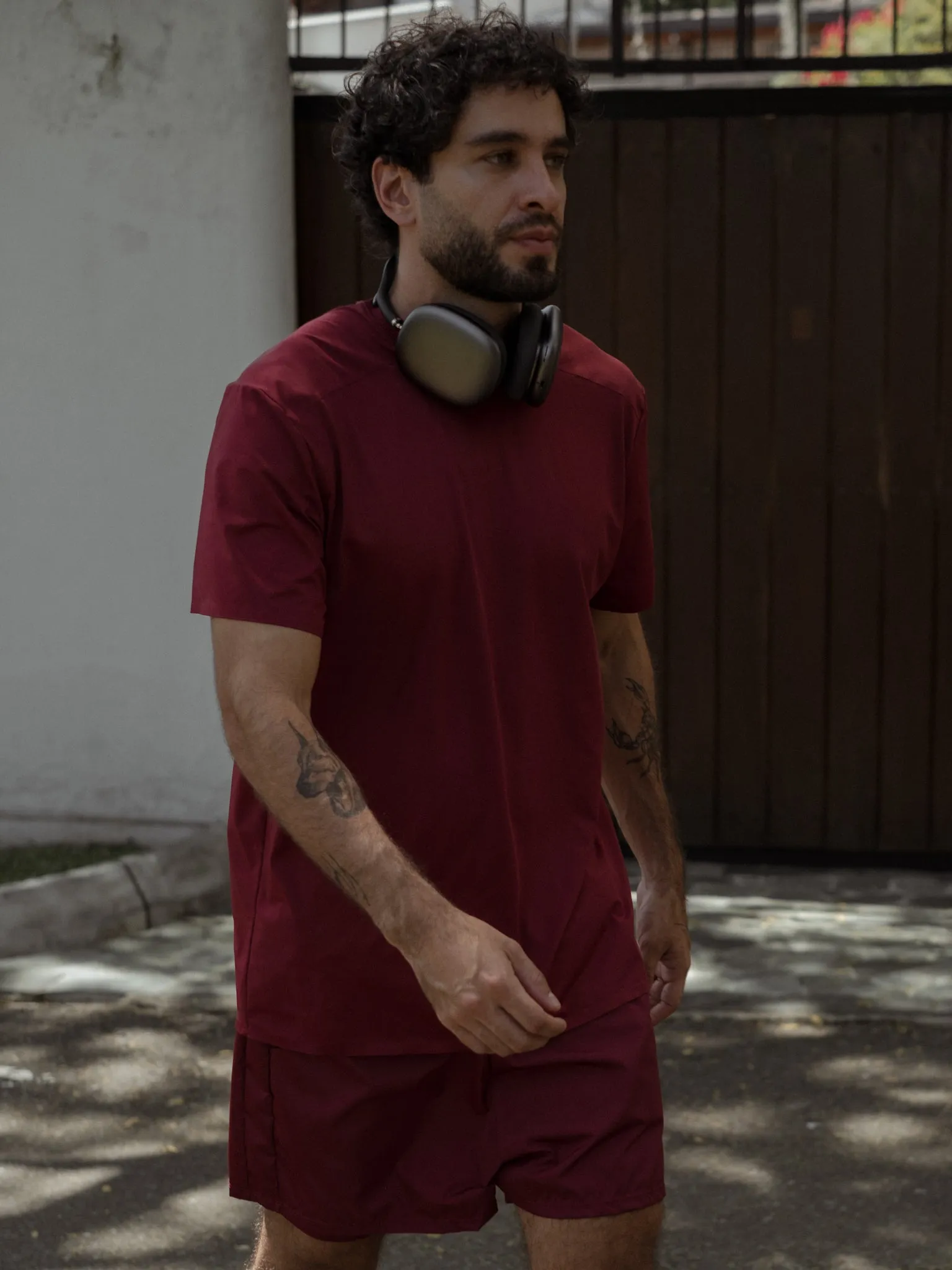 MEN STRUCTURED WORKOUT T-SHIRT - BERRY
