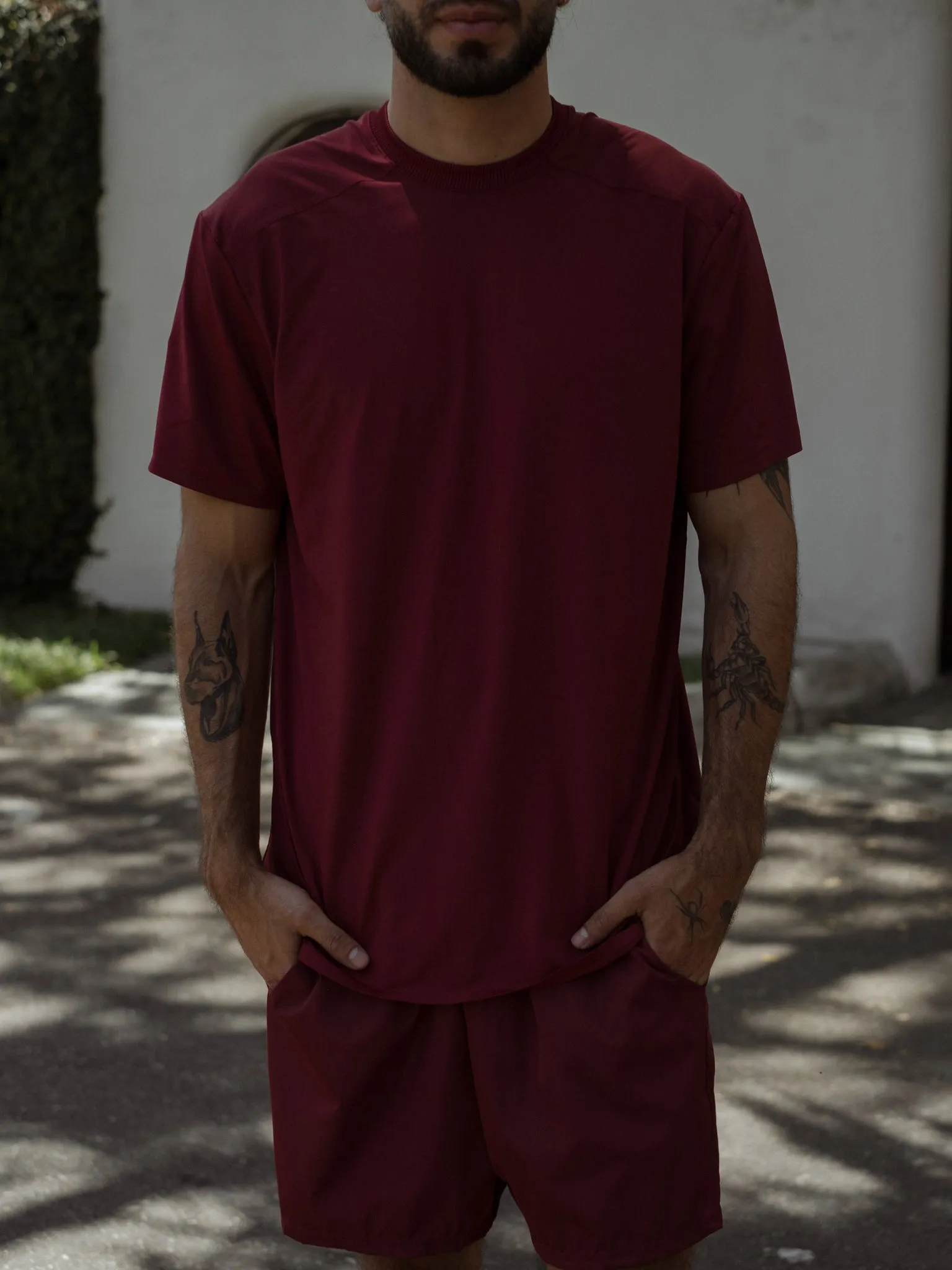 MEN STRUCTURED WORKOUT T-SHIRT - BERRY