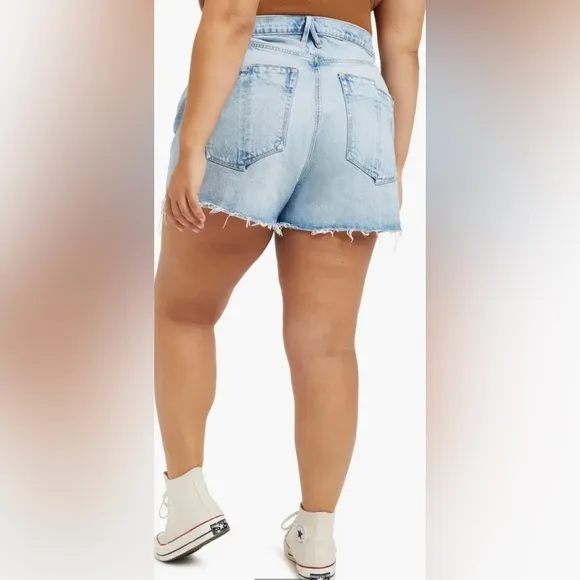 NEW GOOD AMERICAN - High Waist Shorts Plus Size