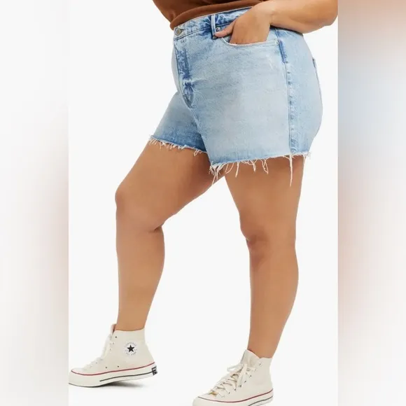 NEW GOOD AMERICAN - High Waist Shorts Plus Size