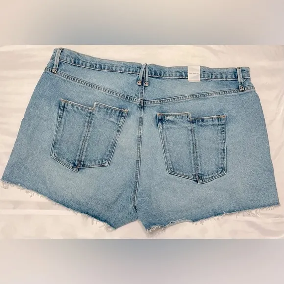 NEW GOOD AMERICAN - High Waist Shorts Plus Size