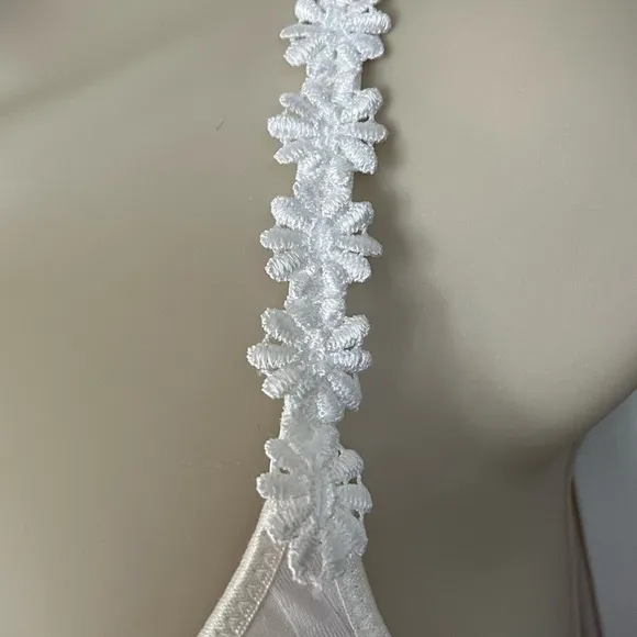 New! Marie Jo Avero Pearly Pink Daisy Strap Plunge T-Shirt Bra Euro 65C US 30C