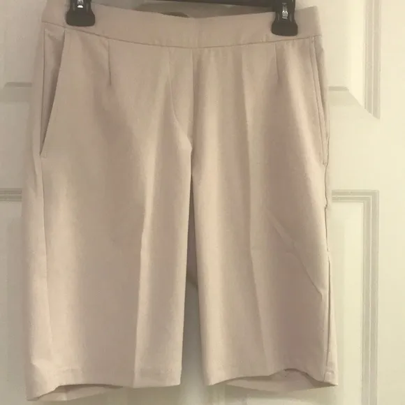 Nike Golf/Tennis/Pickleball Athleisure Shorts NWT!