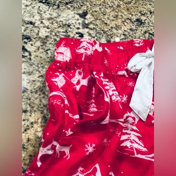 NWOT Hollister Christmas Shorts Pajama Set