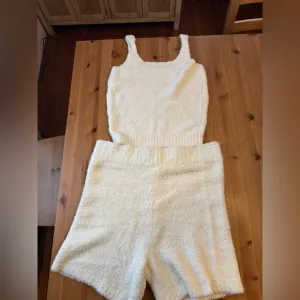 NWOT! SKIMS Cozy Knit Shorts and Tank Top Set Size 2X/3X