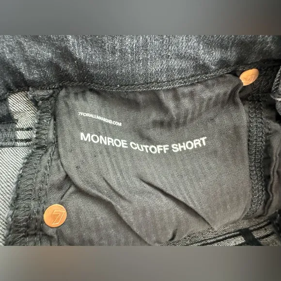 NWT 7 For all Mankind Monroe Jean Short in Eclipse Black sz 24 Stretch Denim