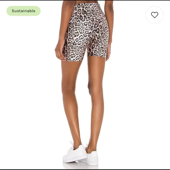 NWT Onzie High Rise 5” Biker Short in Leopard Print Size XS Athleisure Shorts