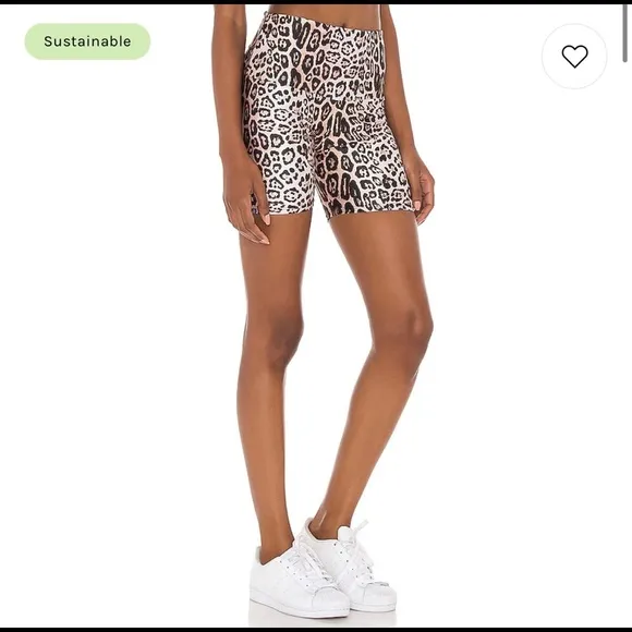 NWT Onzie High Rise 5” Biker Short in Leopard Print Size XS Athleisure Shorts