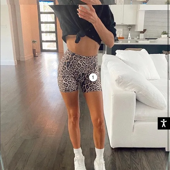NWT Onzie High Rise 5” Biker Short in Leopard Print Size XS Athleisure Shorts