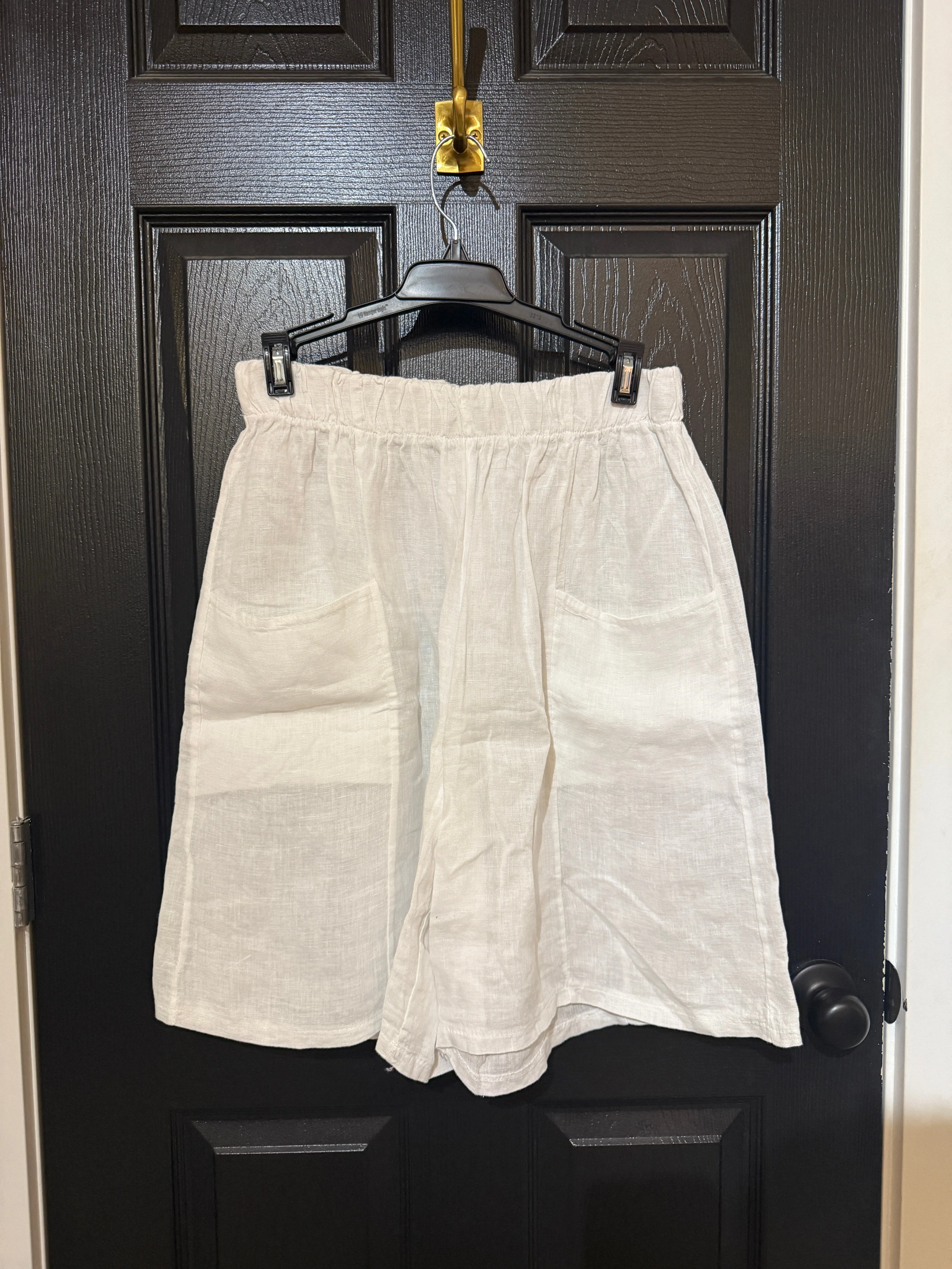 PLUM LOCO WOVEN SOLID LINEN SHORTS- 9F 1778