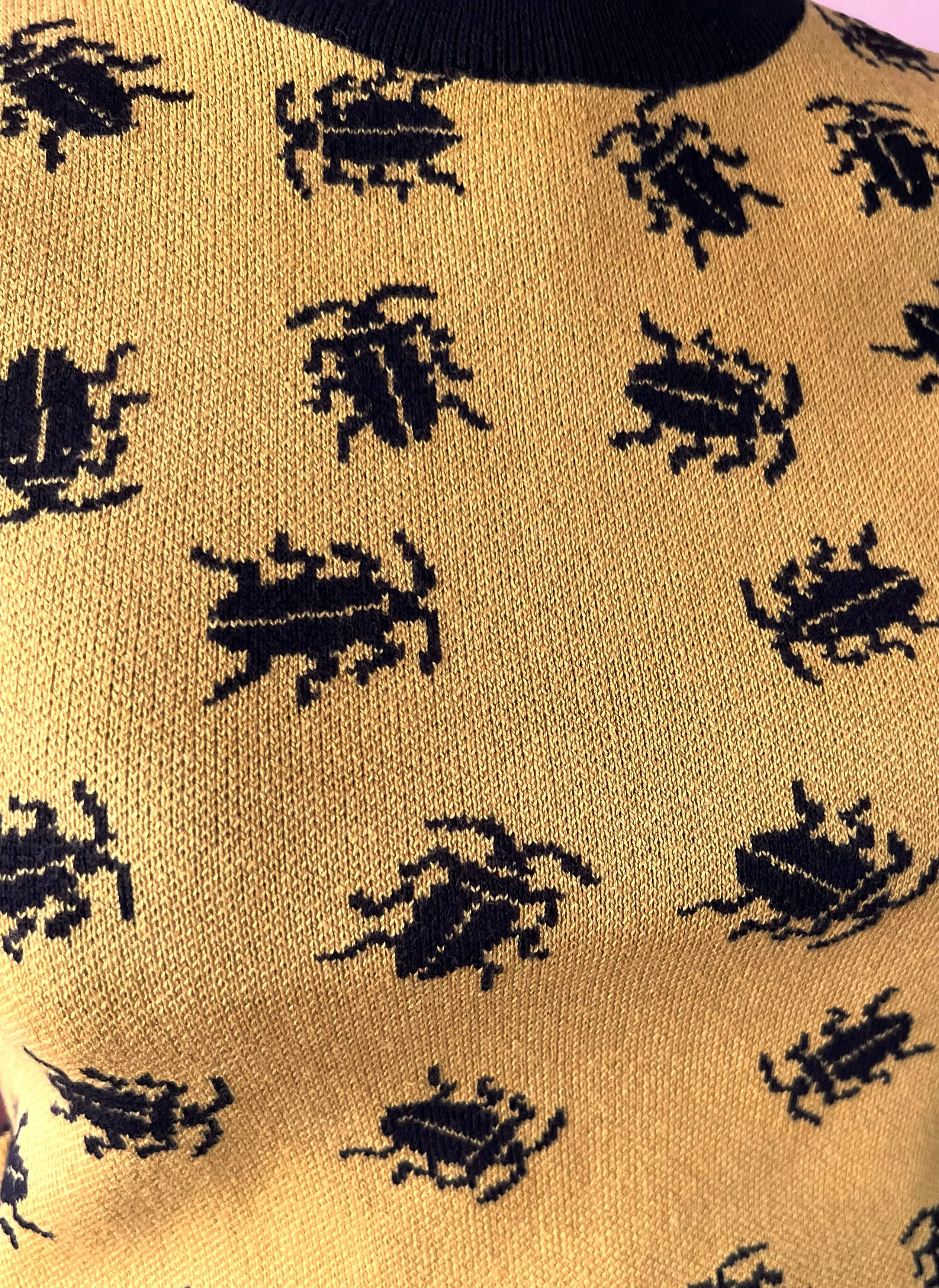 ROACH HALF SLEEVE SWEATER