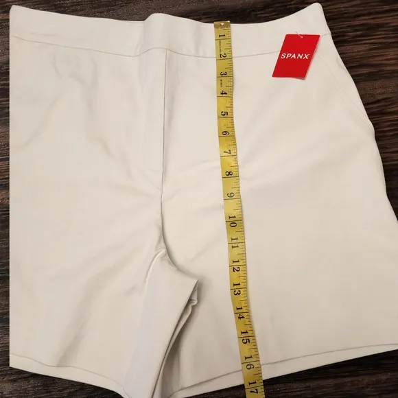 SPANX On The Go High Waist White Stretchy Shorts Tailored Fit Size L NWT
