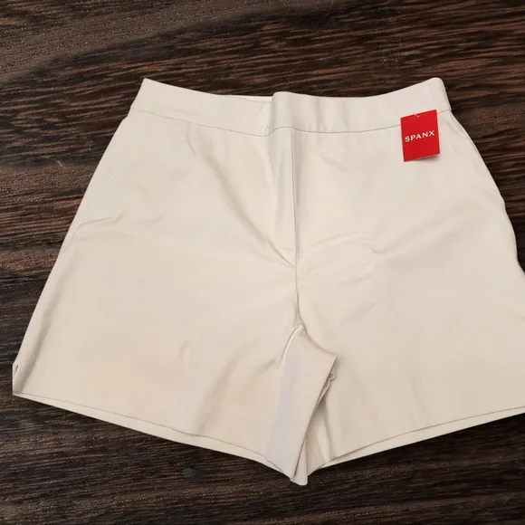 SPANX On The Go High Waist White Stretchy Shorts Tailored Fit Size L NWT