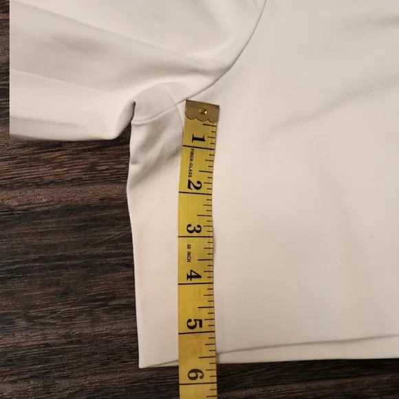 SPANX On The Go High Waist White Stretchy Shorts Tailored Fit Size L NWT