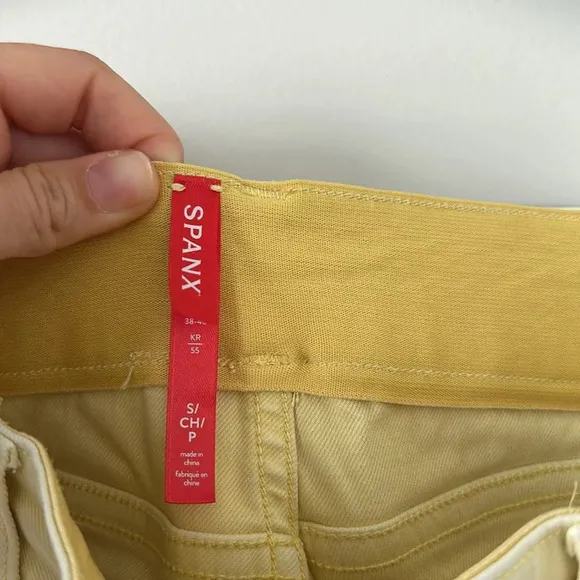 Spanx Stretch Twill Yellow High Rise Shorts High Waisted Shapewear Size Small 4”