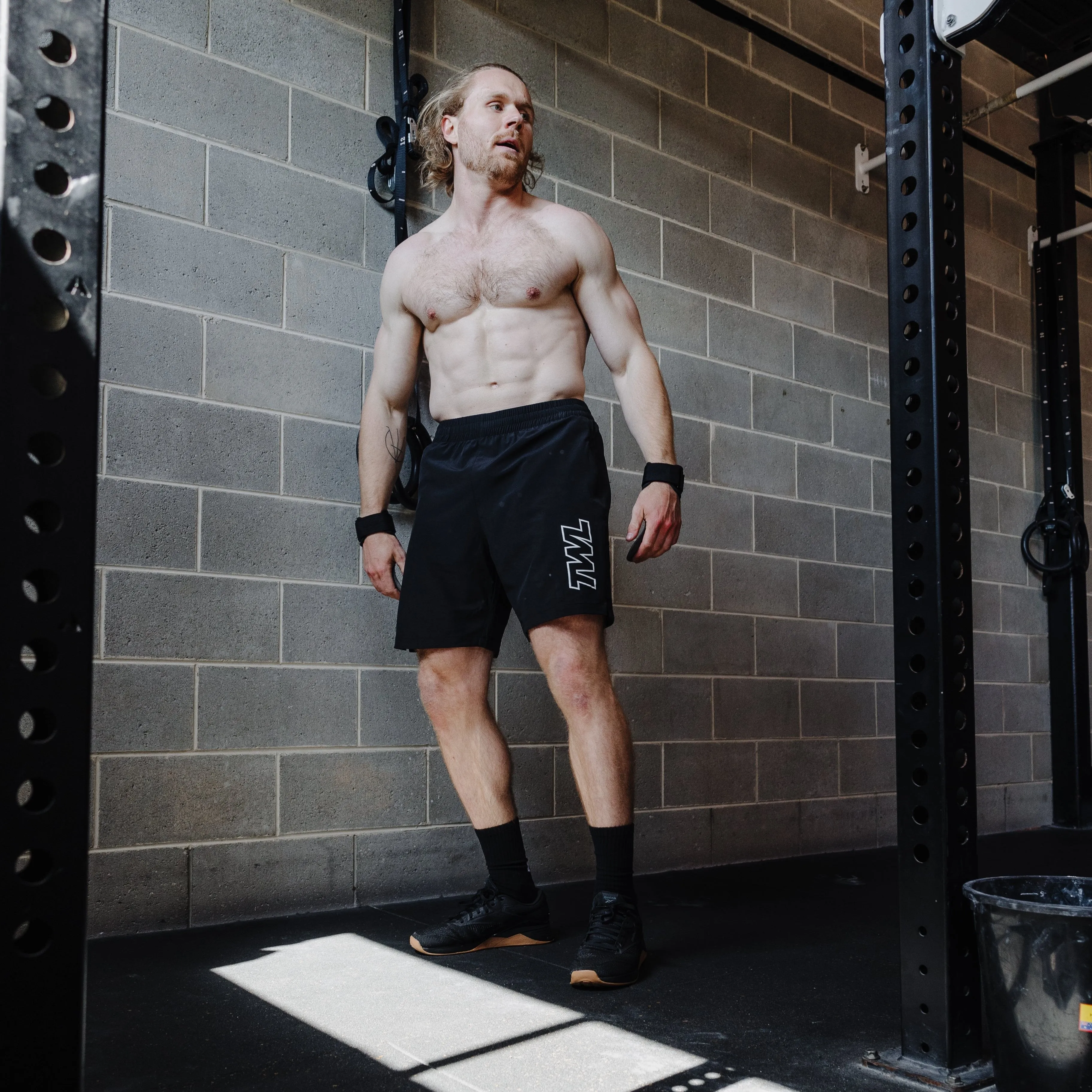 TWL - MEN'S FLEX SHORTS - ATHLETE - BLACK/WHITE