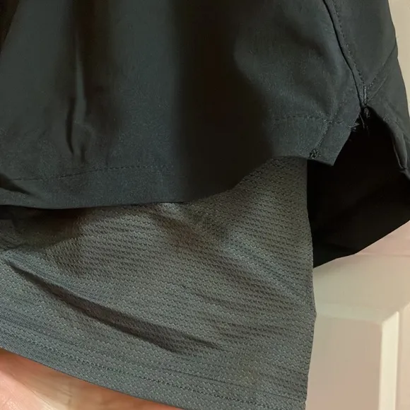 Under Armour 2-in-1 Tennis/Athletic Shorts, XS, NWT!