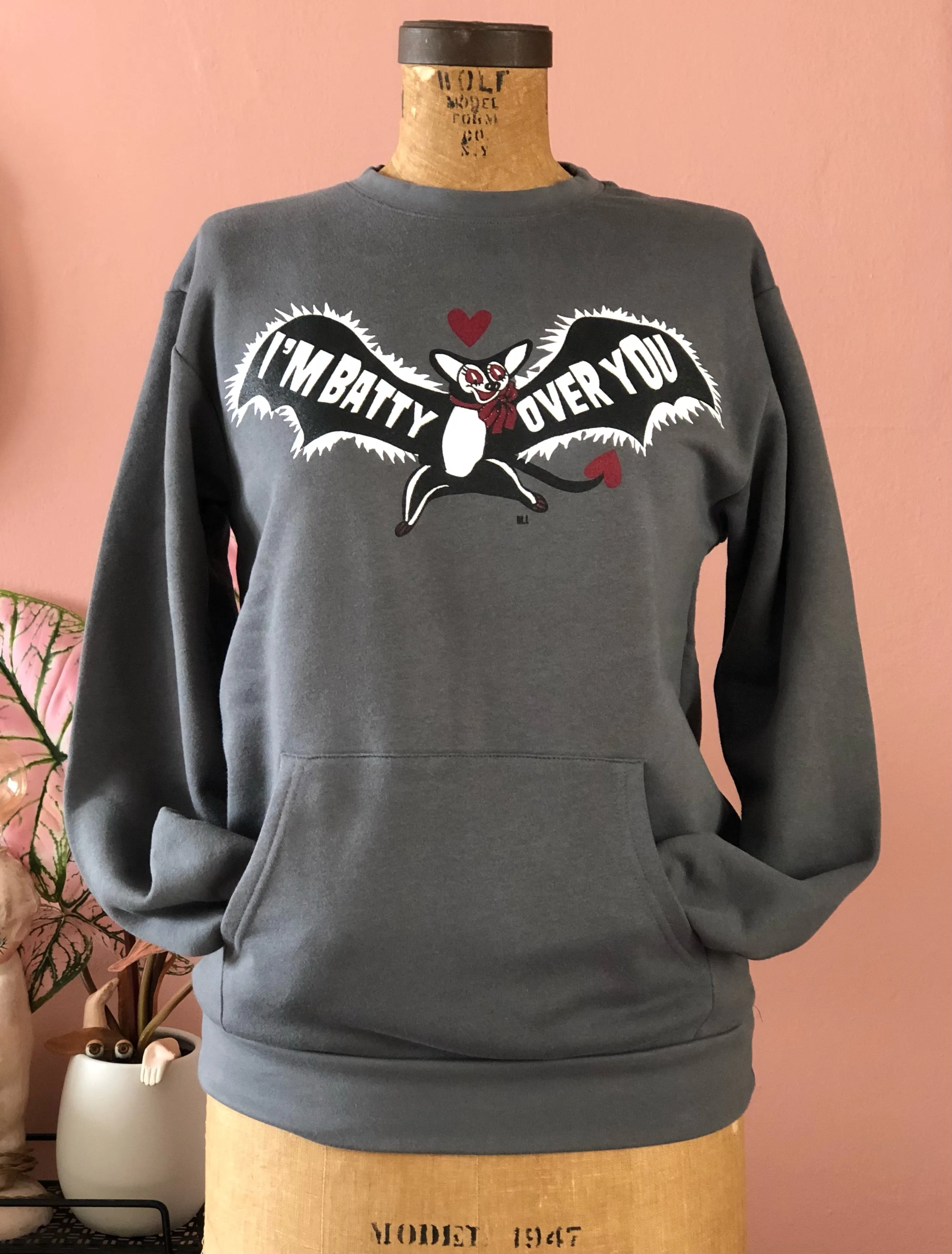 ＊UNISEX＊ GLOW IN THE DARK BATTY PULLOVER SWEATSHIRTS *GRAY