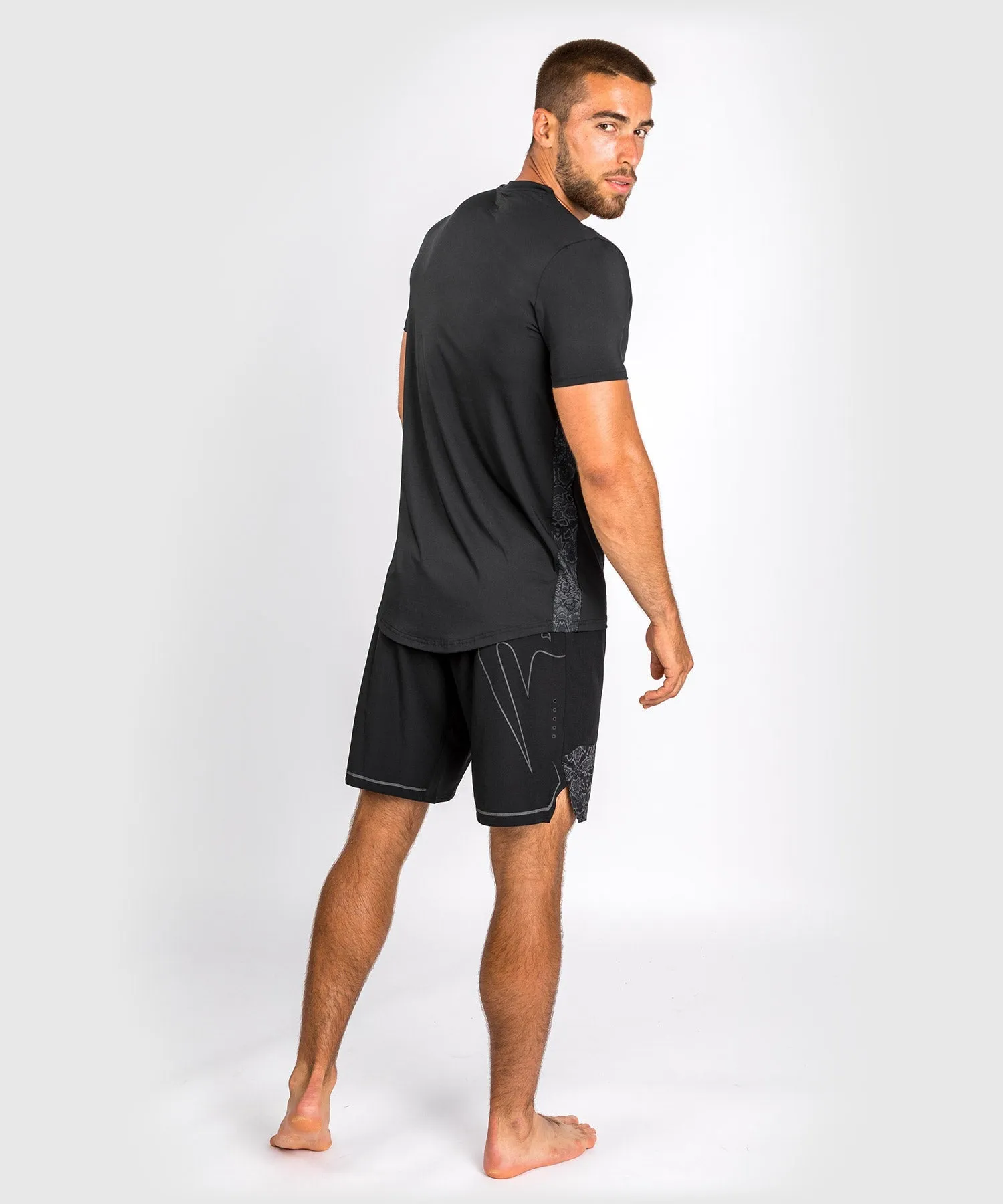 Venum Classic Evo Dry-Tech T-Shirt -  Schwarz/Schwarz Reflektierend