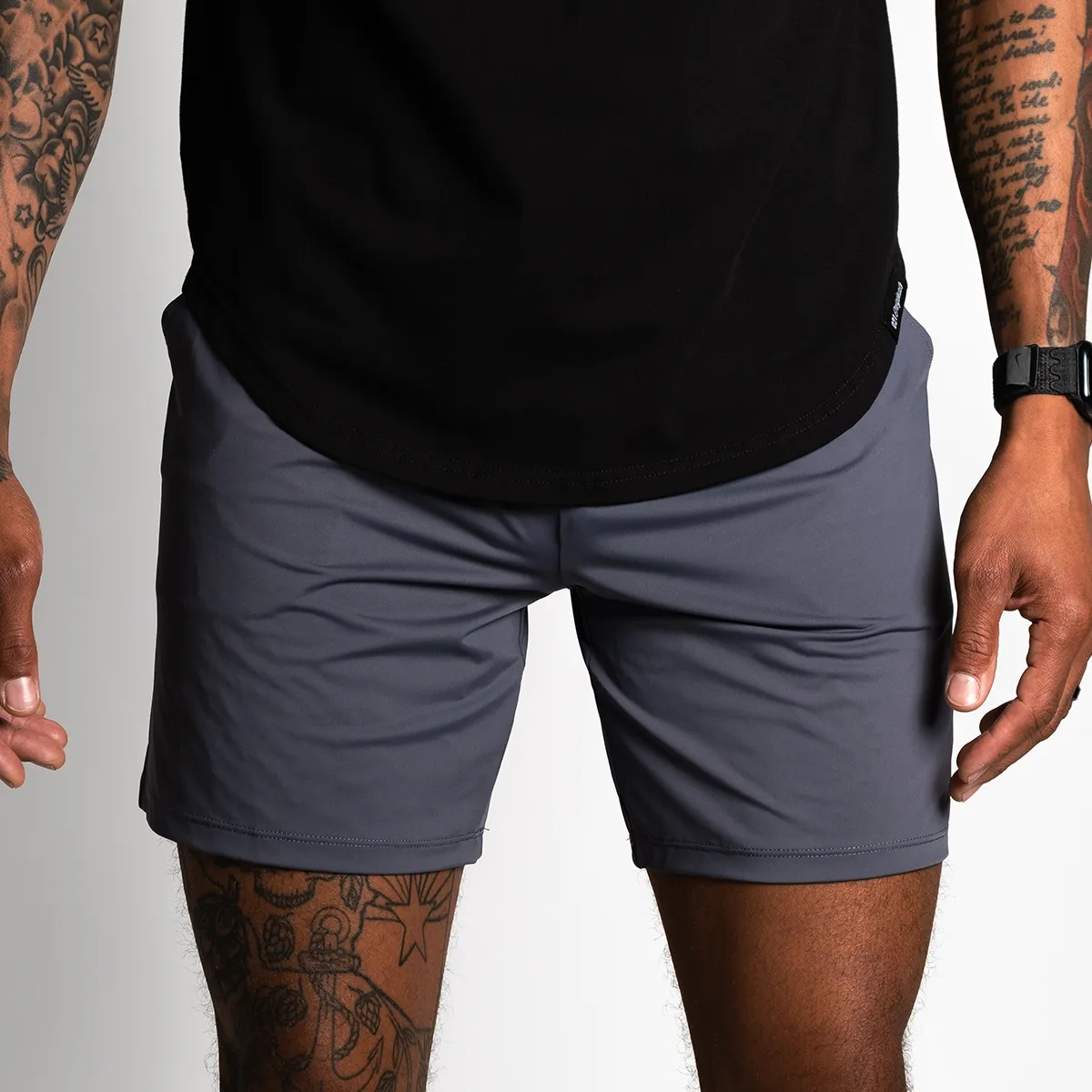 VERSA SHORTS - GRAPHITE