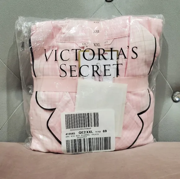 Victoria's Secret Flannel Short Pajama Set