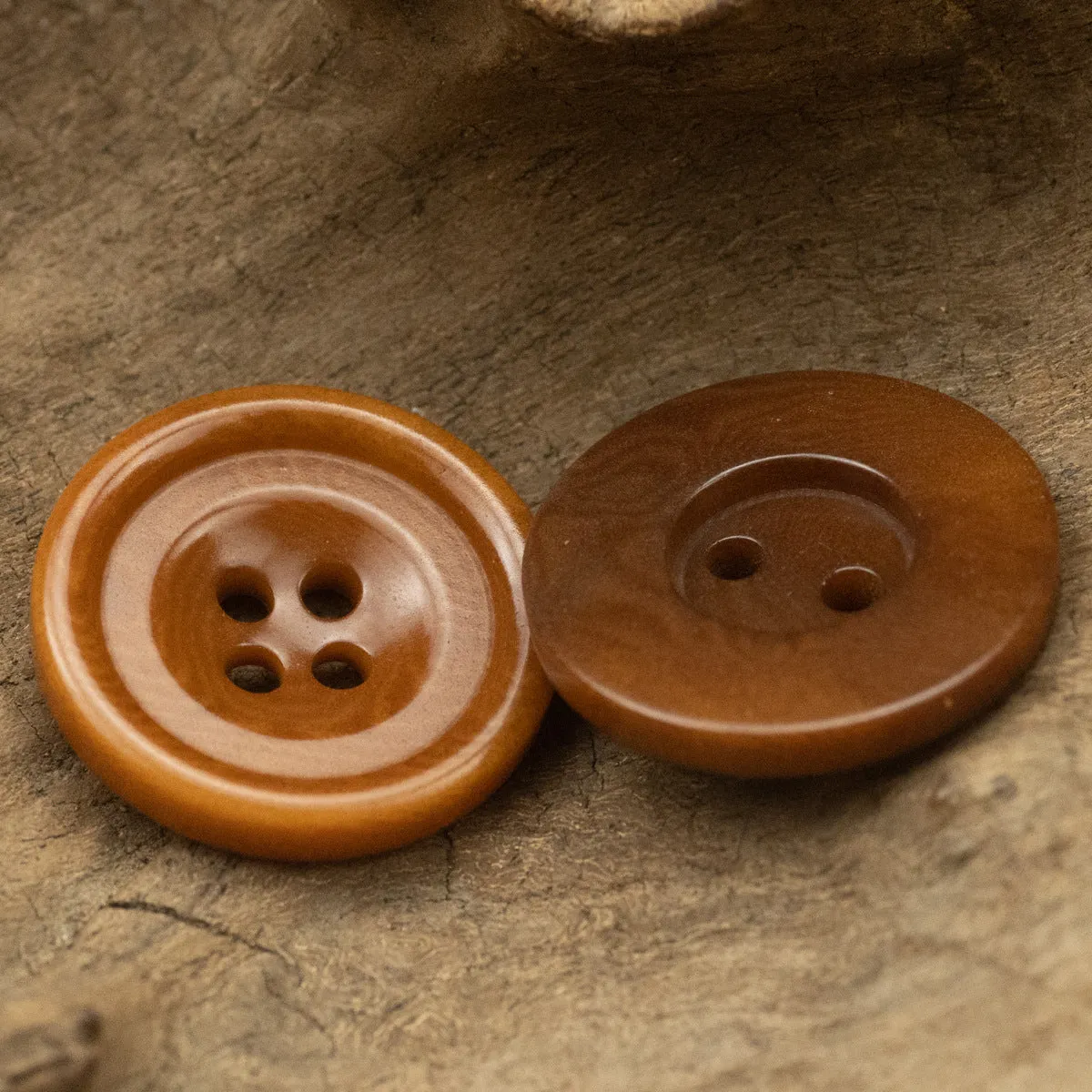 Vintage 2/4-Hole Reddish-Brown Sustainable Fruit Buttons 10pcs