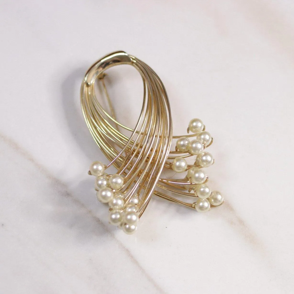 Vintage Mid Century Modern Gold Wire Brooch with Pearls